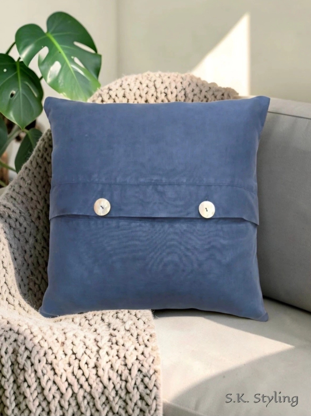 Pottery Barn Blue Linen Throw Pillow Cover 18x18 Mother Of Pearl Buttons Closure